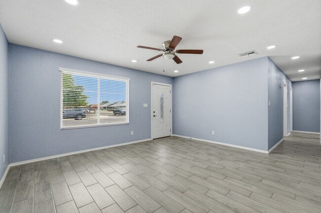 Building Photo - 2934 N 79th Ln