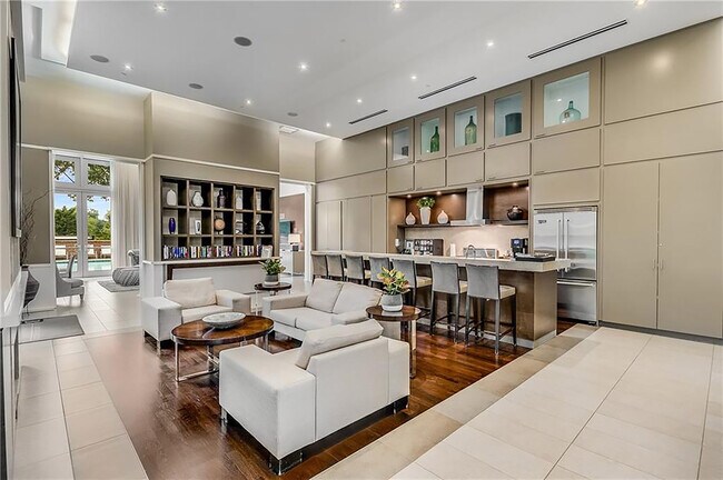 Building Photo - 1820 Peachtree St NW