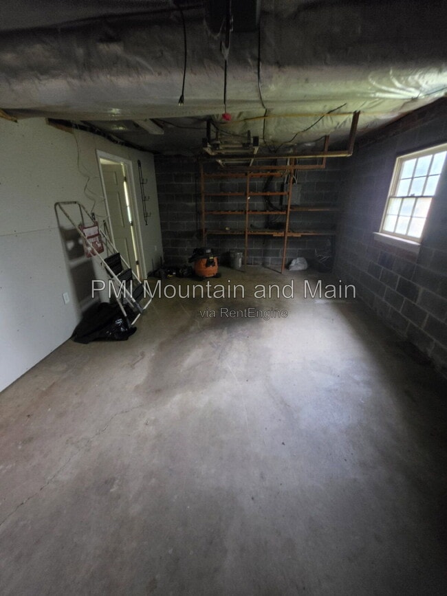 Building Photo - 4 Erwin Dr