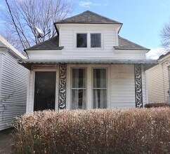 Building Photo - 2909 S 5th St