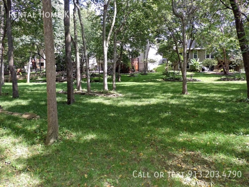Building Photo - 15715 Beverly Ct