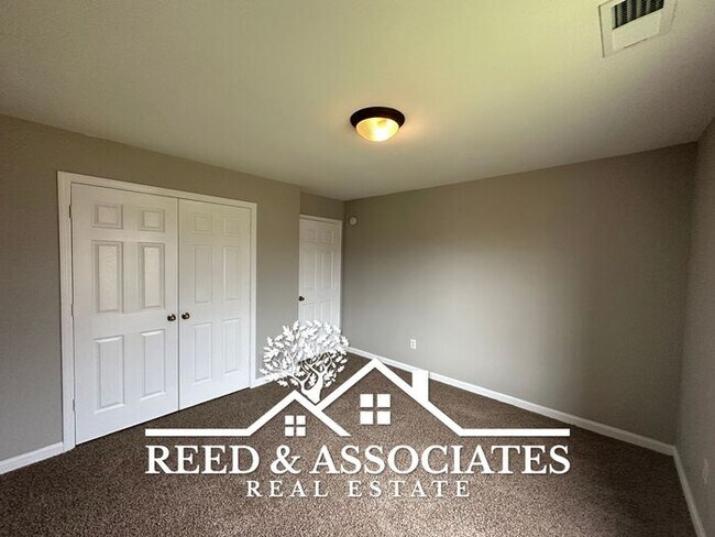 Building Photo - 4 Bedrooms in Southaven!