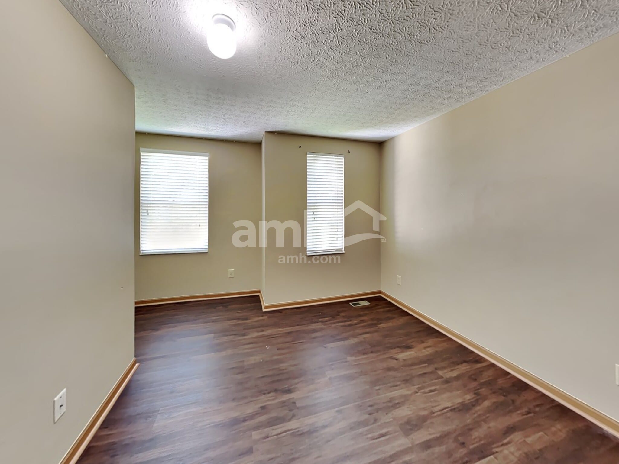 Building Photo - 1363 Wild Horse Dr