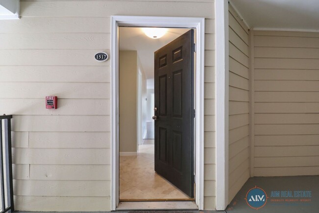 Building Photo - Bright, Freshly Updated 2BR/2BA Condo at T...