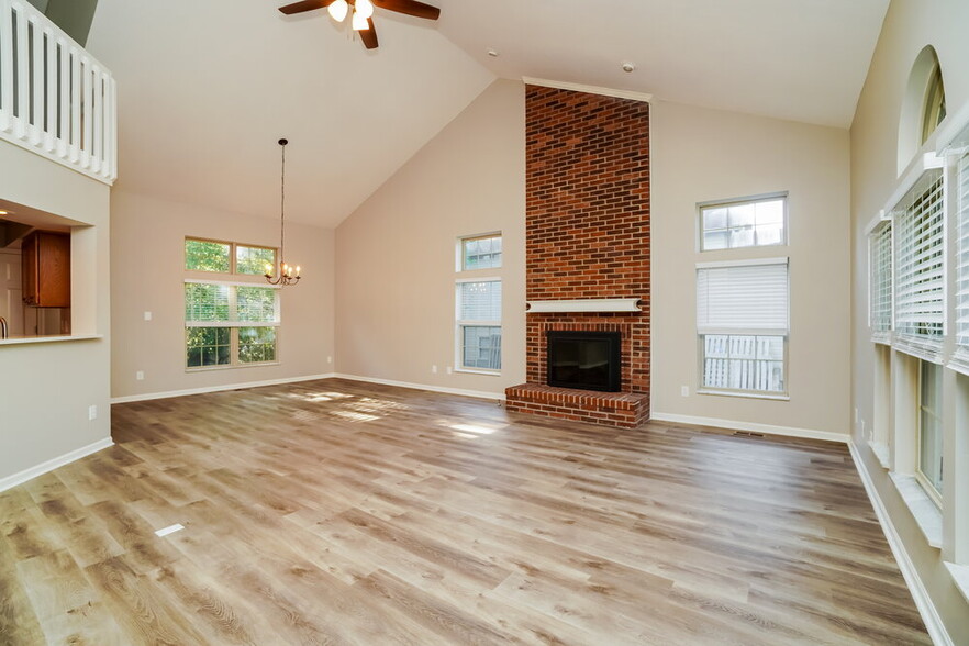 Building Photo - 1635 Saffron Dr