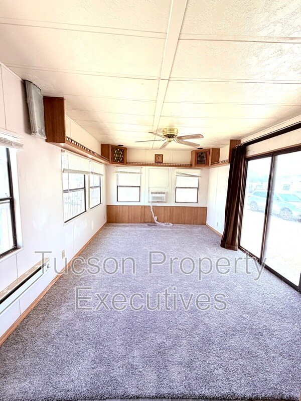 Building Photo - 4580 E Rex St