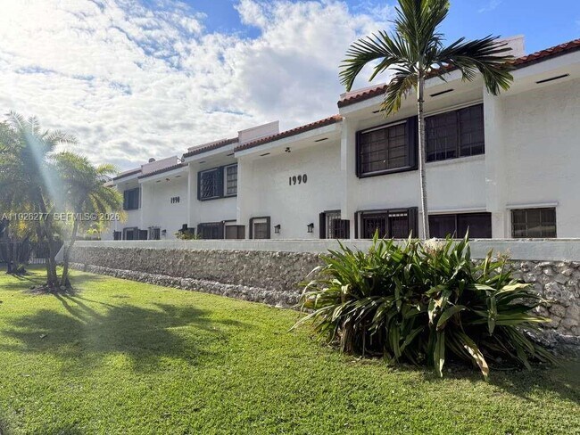 Building Photo - 1990 Brickell Ave