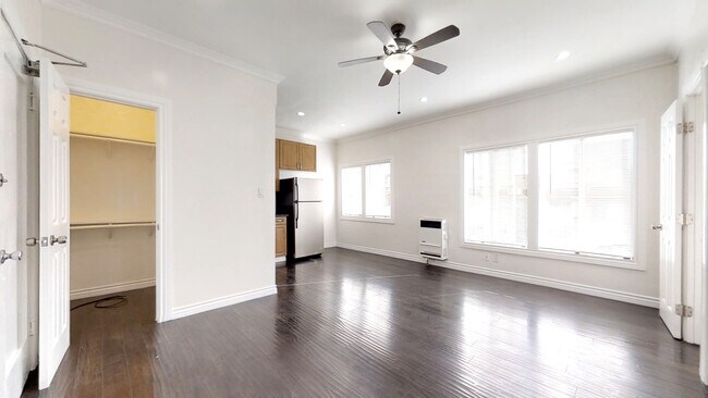 Building Photo - Heliotrope Apartments