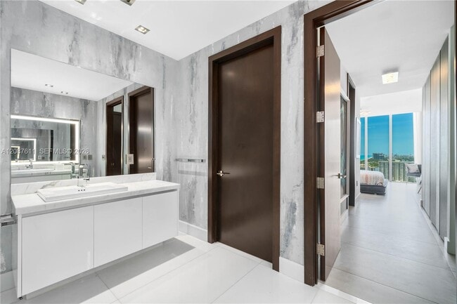 Building Photo - 330 Sunny Isles Blvd