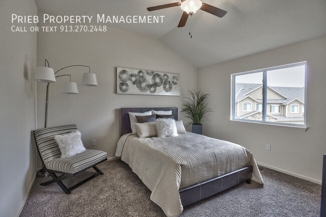 Building Photo - 21714 W 126th Terrace