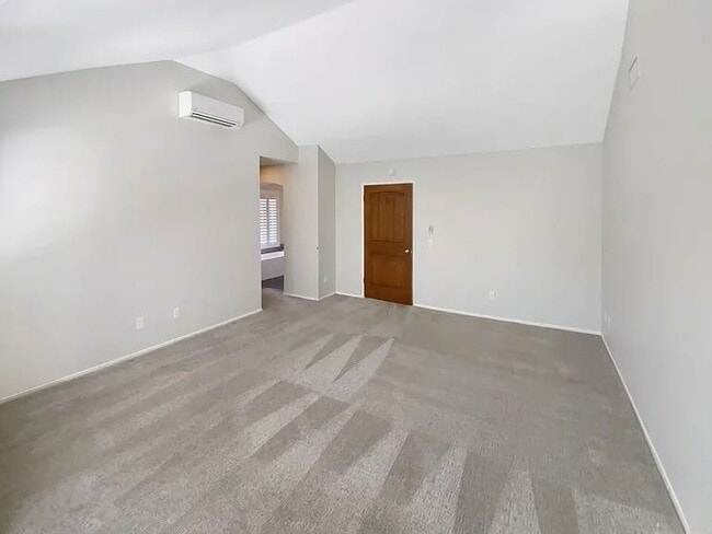 Building Photo - 5982 Birdie Dr