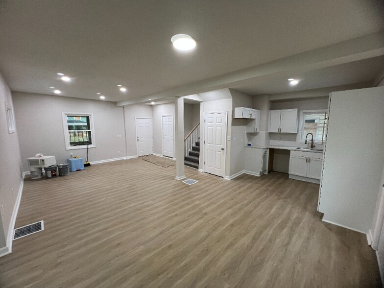 Building Photo - 3029 Woodland Ave