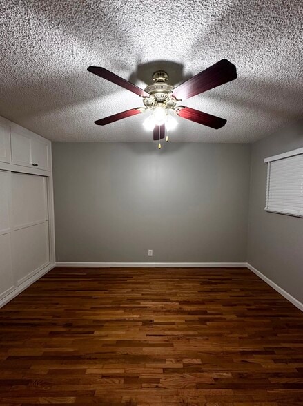 Building Photo - 4706 Vantage Ave