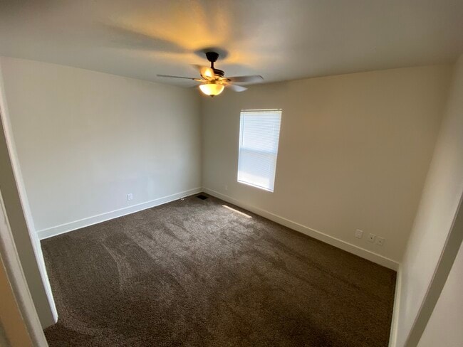 Building Photo - 3379 SW Clare Ave