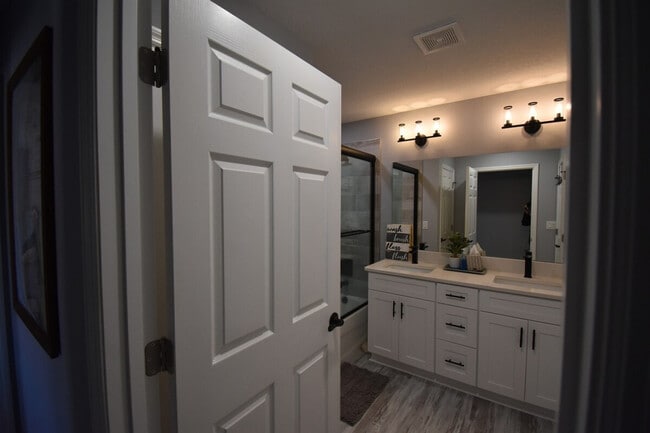 Building Photo - 4795 S Amstel Dr