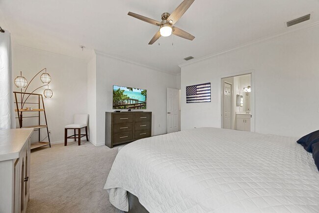 Building Photo - Experience Town Home living.. Welcome to W...