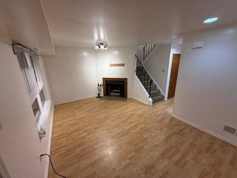 Building Photo - 4850 Corwen Ct