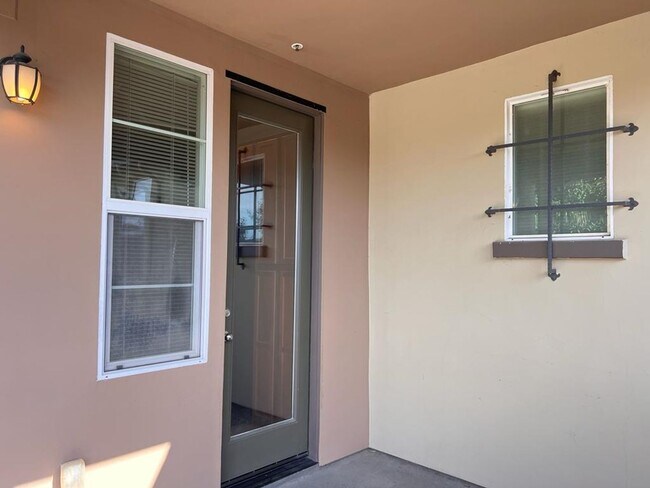 Building Photo - 427 Anchor Ln