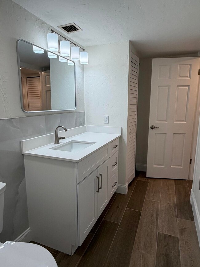 Building Photo - 5600 N Flagler Dr