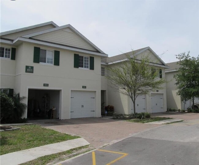 Primary Photo - 10661 Regent Square Dr
