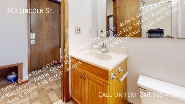 Building Photo - 103 Lincoln St