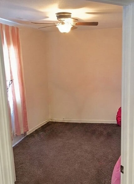 Building Photo - 497 Ripley 142e