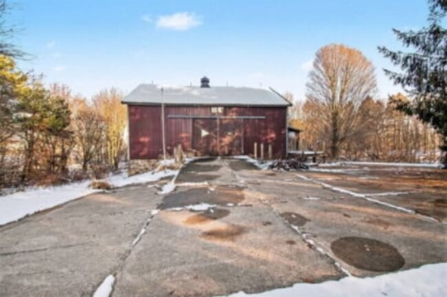 Building Photo - 704 24th Ave