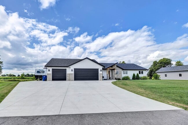 Building Photo - Executive Rental – Custom 5-Bedroom, 3.5-B...