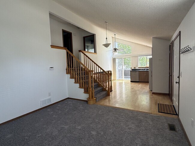 Building Photo - 3 Bedroom House on Quiet Cul-de-sac in Broomfield