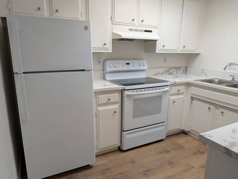 Building Photo - 9277 Corinthian Cir