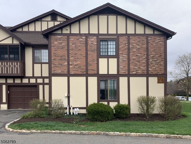 Building Photo - 8 Sentinel Ct