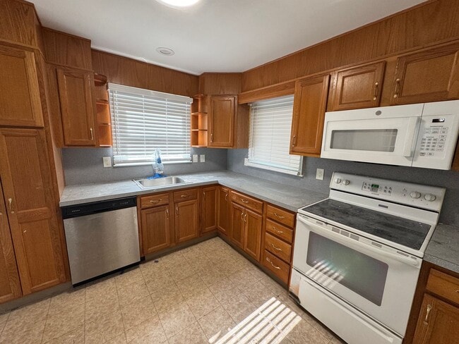 Building Photo - Quiet Ranch 3 bedroom home in Emmaus