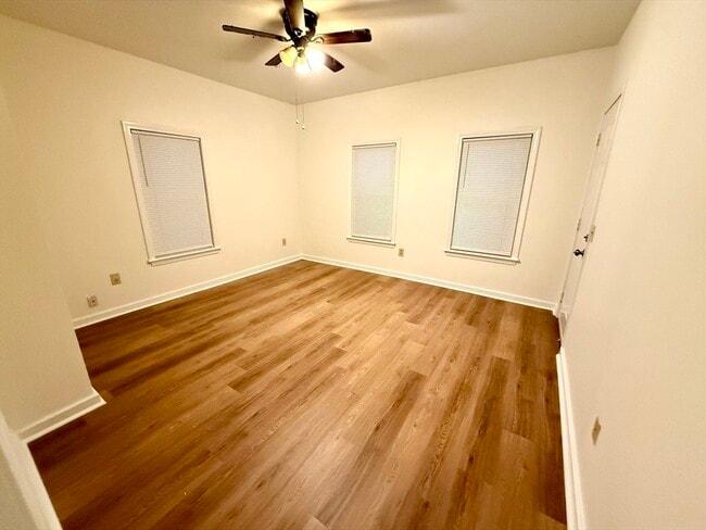 Building Photo - 6 S Ward St