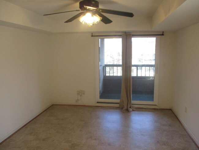 Building Photo - Beautiful 3 Bedroom Condo in Columbia!