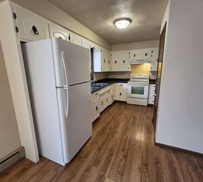 Building Photo - 1140-1142 W Weiland Ln