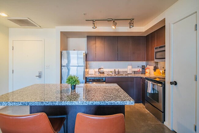 Building Photo - 333 E Roosevelt St