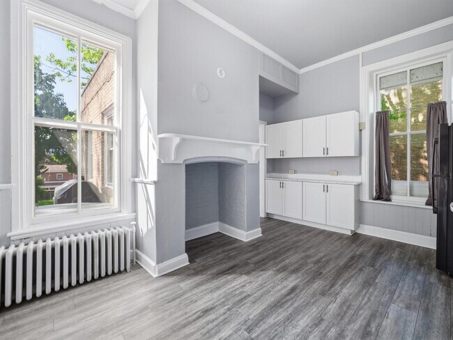 Building Photo - Charming 2-Bedroom, 2-Bath First-Floor Residence in a Beautifully Renovated Historic Home