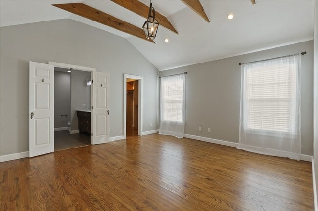 Building Photo - 7115 La Vista Dr