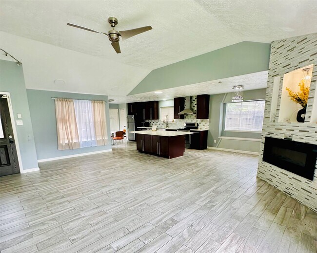 Building Photo - 2115 Barrington Pl Dr