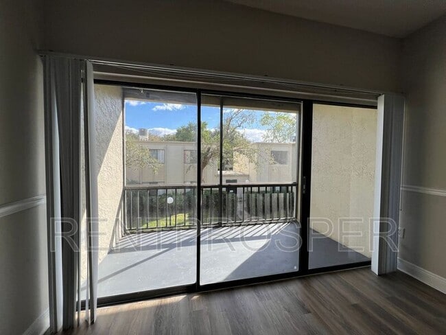 Building Photo - 3242 S Semoran Blvd