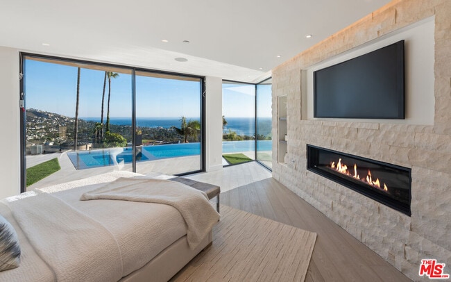 Building Photo - 1218 Coronado Dr