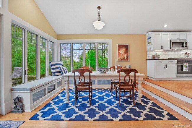 Building Photo - 4 Valley Trail