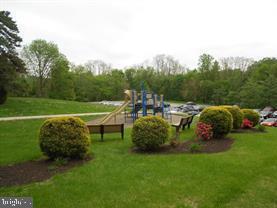 Building Photo - 1030 E Lancaster Ave