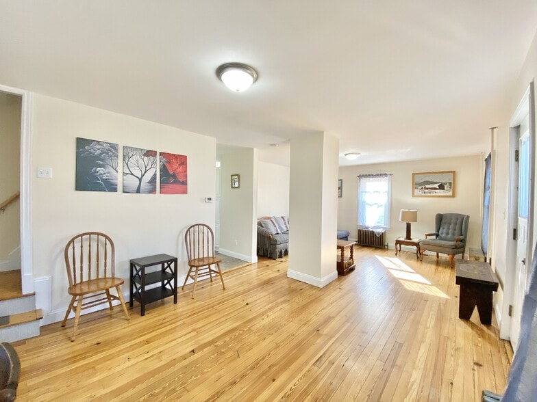 Building Photo - 842 Bloom Rd