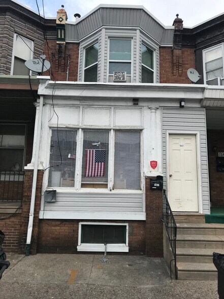 Building Photo - 1647 Bridge St