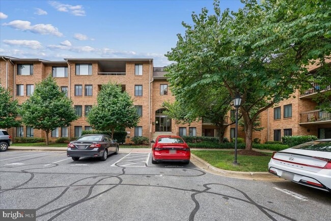 Building Photo - 11419 Commonwealth Dr