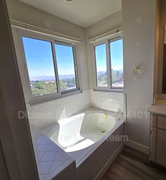 Building Photo - 1804 Quail Run Rd