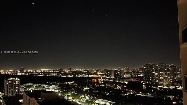 Building Photo - 15901 Collins Ave