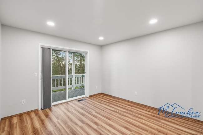 Building Photo - 525 Ashland Loop Rd