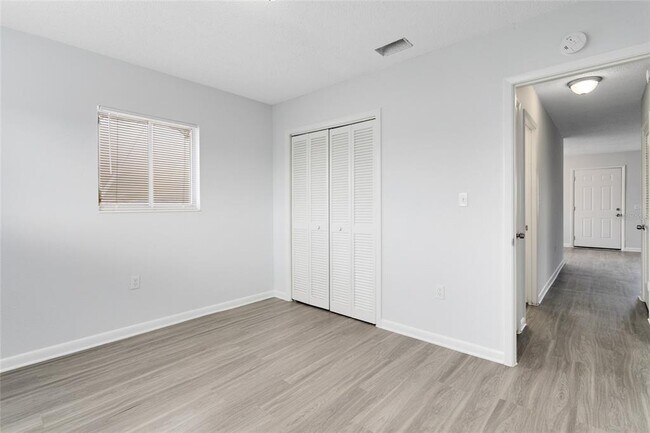 Building Photo - 2000 15th Ct NW